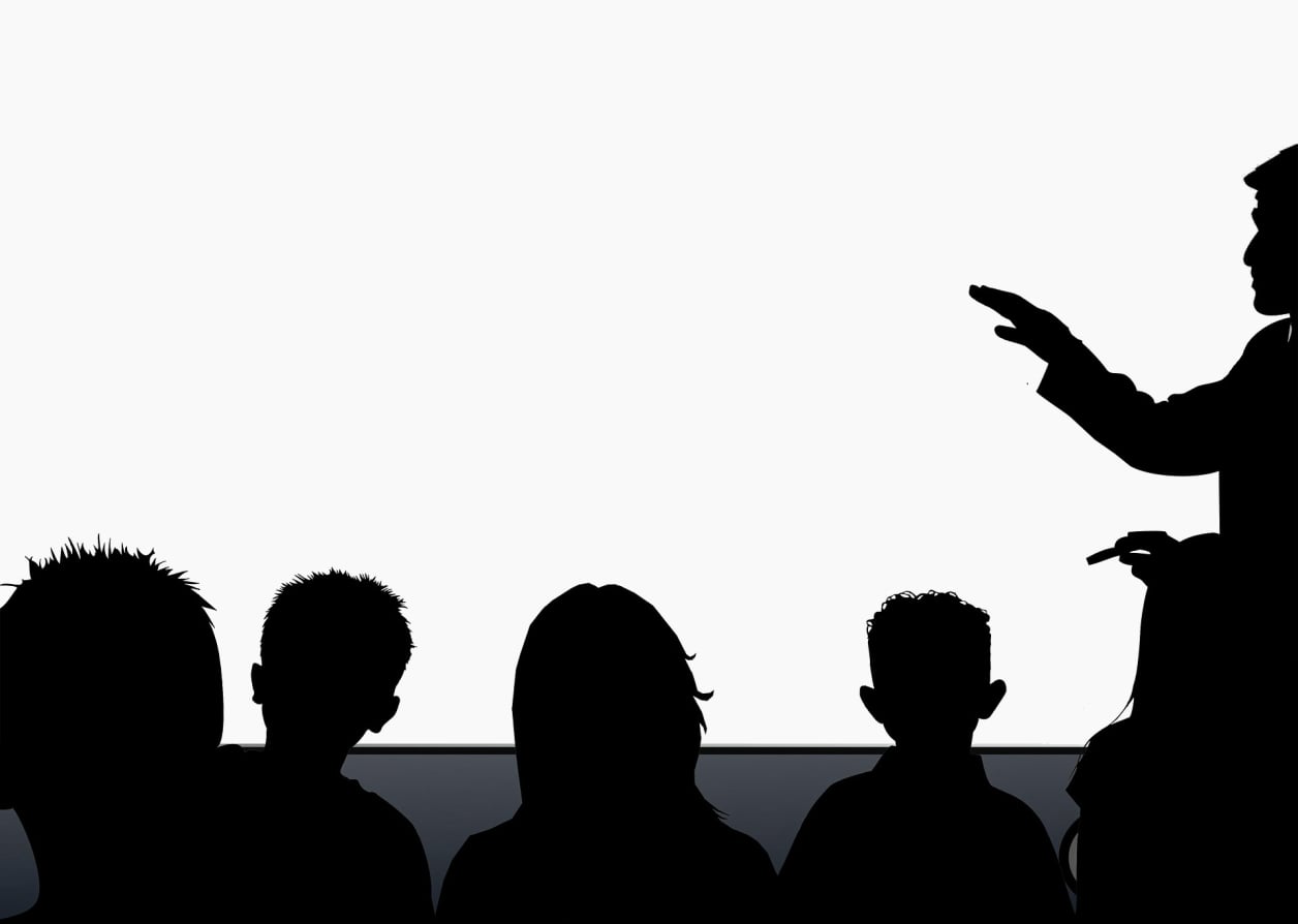 Je propose également des cours de piano en groupe: très efficaces et très abordables!